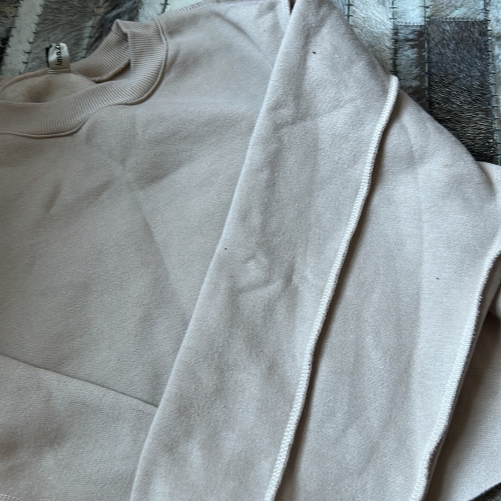 Amazhiyu Cropped Crewneck‎ Sweater - Picture 4 of 5